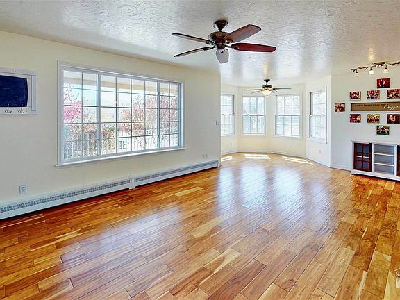 3rd image of 419 Aron Ct