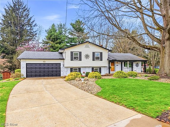 2nd image of 276 High Point Cir