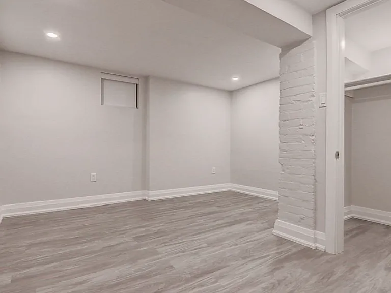 454 Markham St #LOWER — Photo 9