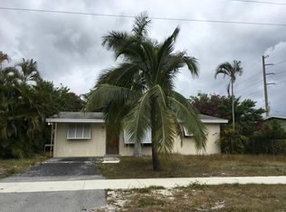 211 SW 3rd St, Boca Raton, FL 33432