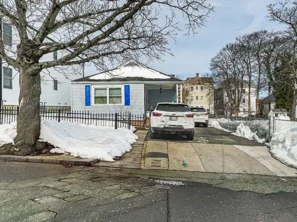 87 Adams St, New Bedford, MA 02746