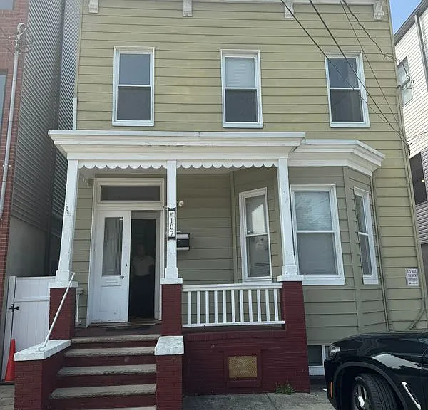 107 Poplar St #2 — Photo 1