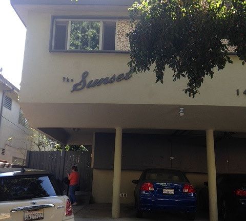 3rd image of 1427 N Fuller Ave