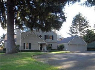 830 Crest Dr, Eugene, OR