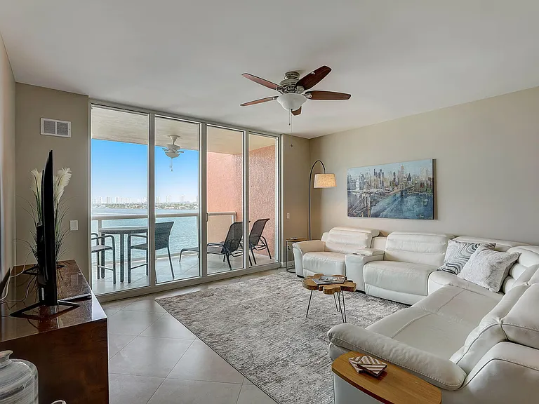 2650 Lake Shore Dr #804 — Photo 5
