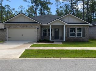 139 Laurel Oaks Dr, Freeport, FL 32439