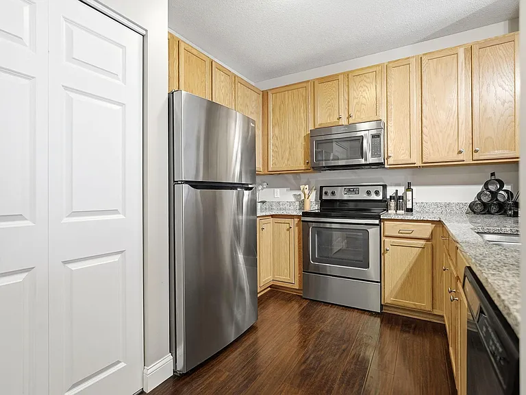545 N 1st St #400 — Photo 9