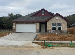 405 Titus Dr, Springtown, TX 76082