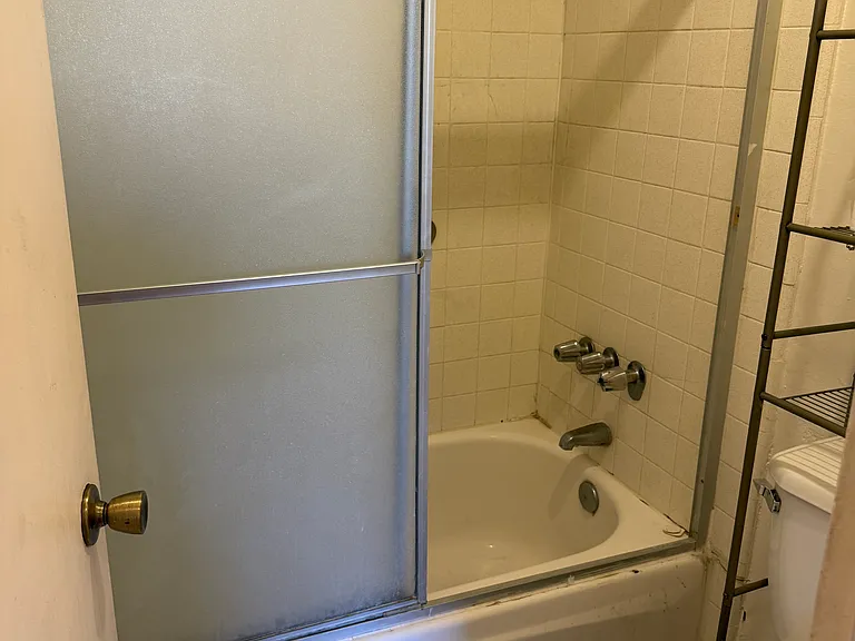 1025 N Mariposa Ave #2 — Photo 8