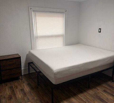 2nd image of 59 Rowley St Room C