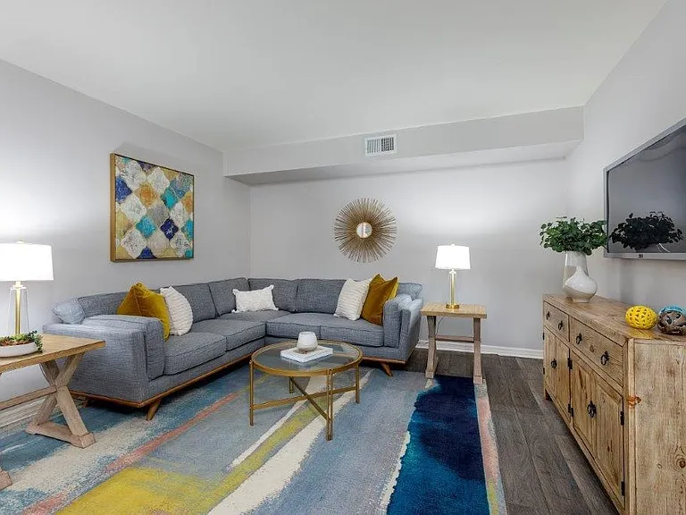 Manatee Bay Apartments — Photo 6