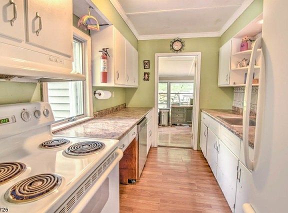 5th image of 5 Knollwood Dr