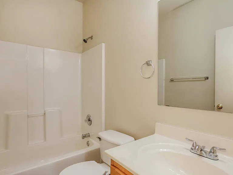 16236 W Lilac St — Photo 11