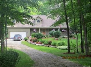 420 Norris Dr, Ortonville, MI 48462