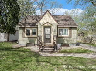 1527 Hillcrest Ave NW, Grand Rapids, MI 49504