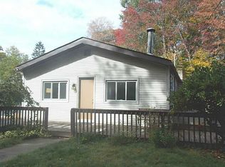 17 Brandon St, Glocester, RI 02814