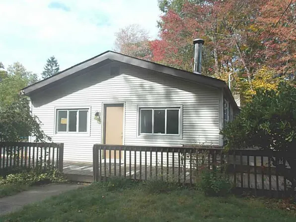 17 Brandon St, Glocester, RI 02814