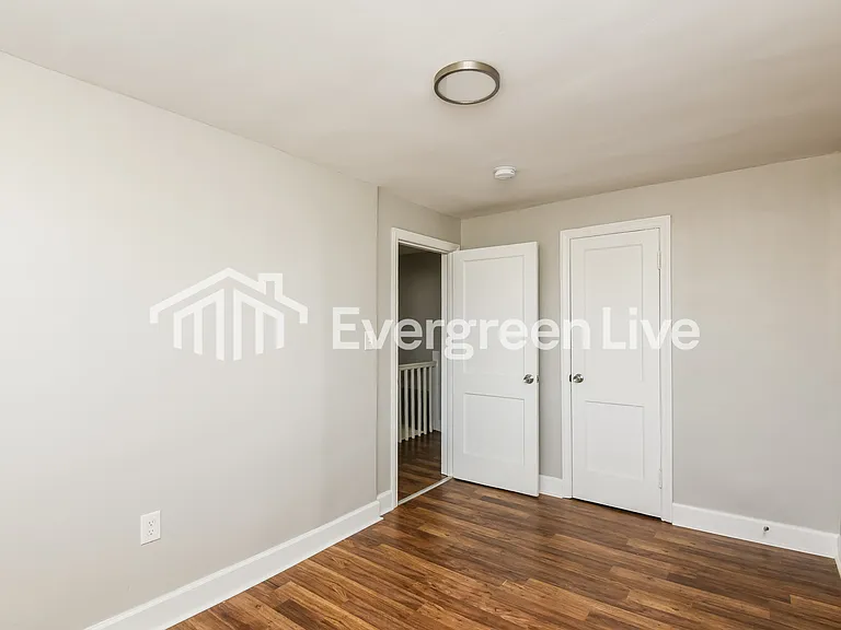 412 5th Ave — Photo 13