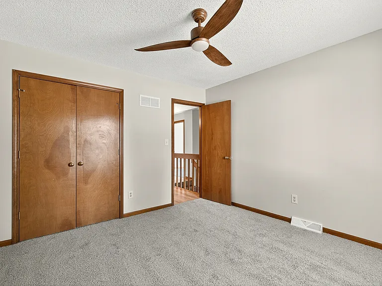 739 SE Country Ln — Photo 14