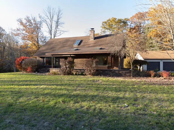 3733 S Brenlor Dr, Hesperia, MI 49421