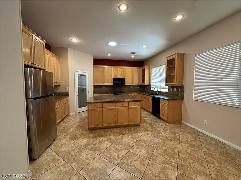 7185 Windy Peak Ct — Photo 9