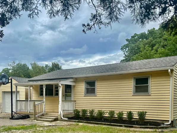 1 Parkcrest Dr, Jackson, NJ 08527