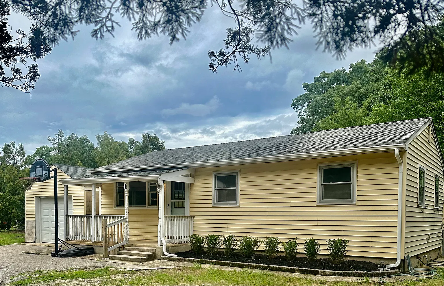 1 Parkcrest Dr photo 1