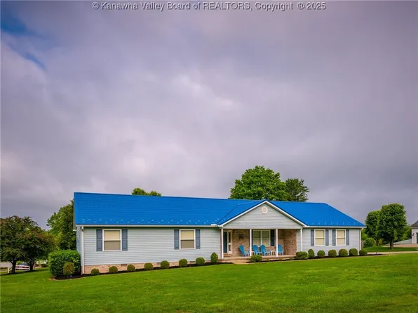 1 Northern Dancer Dr, Milton, WV 25541