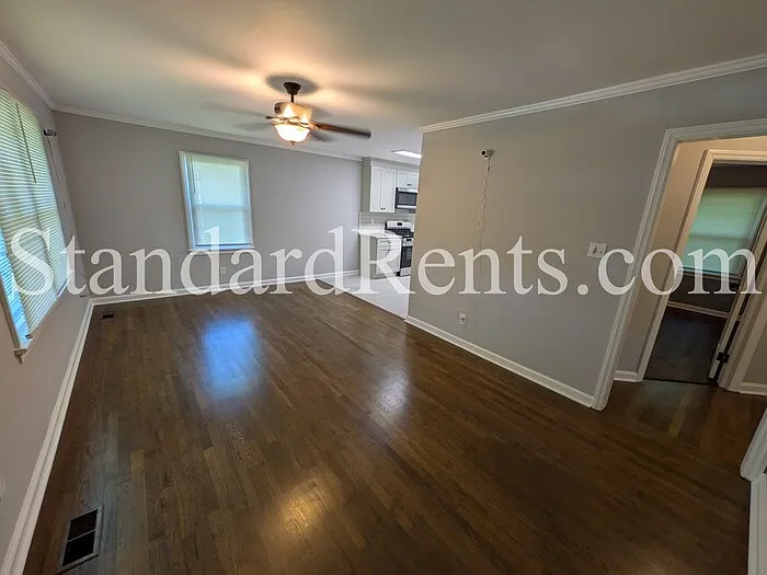 3 bed, 1.0 bath, $1,995 — Photo 2