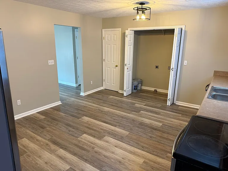 107 Daneswood Ct — Photo 16