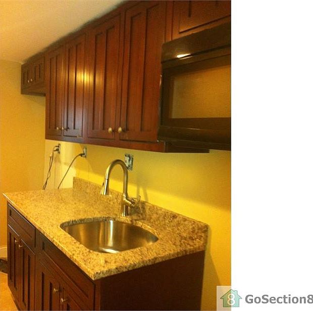 2nd image of 4205 Eads St NE