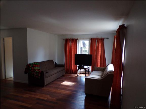 5th image of 9 Harmony Dr