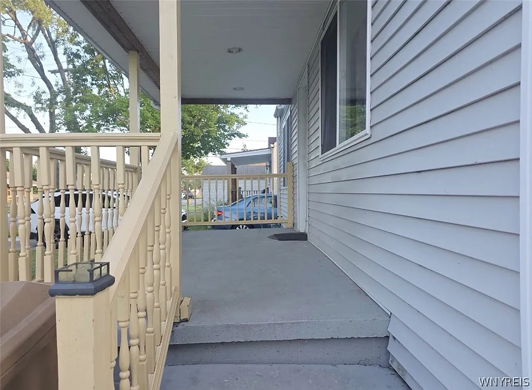 4 bed, 3.0 bath, 1494 sqft, $2,100 — Photo 3
