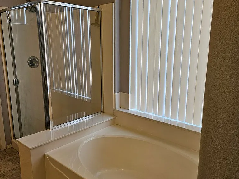 931 E Sherri Dr — Photo 9
