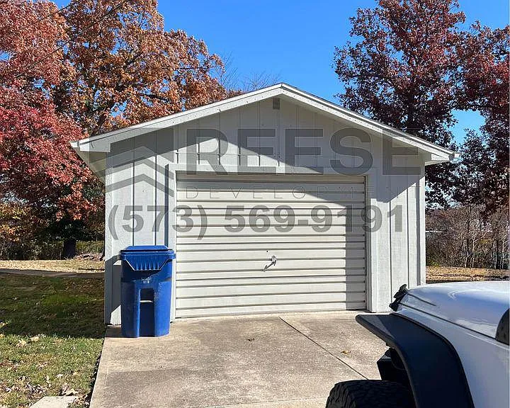 212 Ballenger Dr — Photo 10