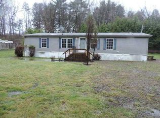 106 McEwen Ln, Slippery Rock, PA 16057