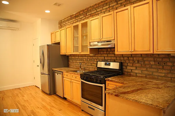 Rented by Citi Habitats | media 12