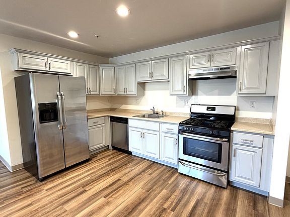 2nd image of 329 East St #304