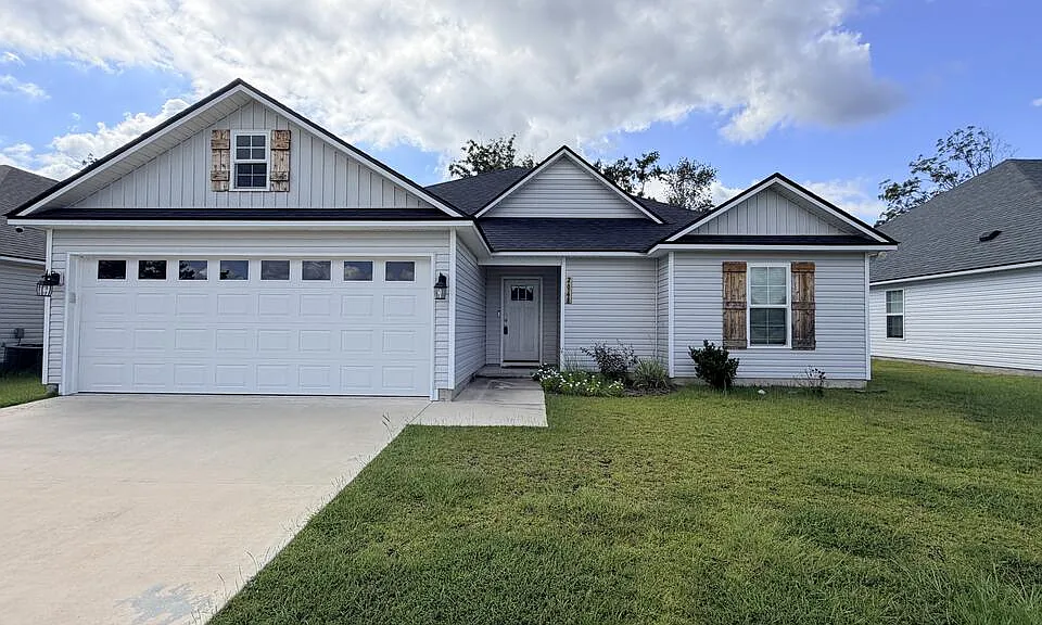 2048 Meadow Cove Dr