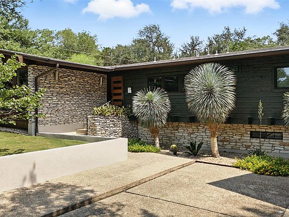 3rd image of 3302 Cherry Tree Cir