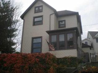 1565 Fairview Pl, Dubuque, IA 52001
