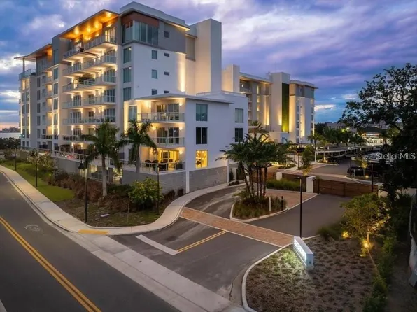 1020 Sunset Point Rd Unit 111, Clearwater, FL 33755