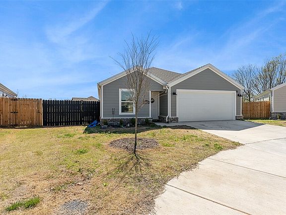 3rd image of 5833 W Holdcroft Dr