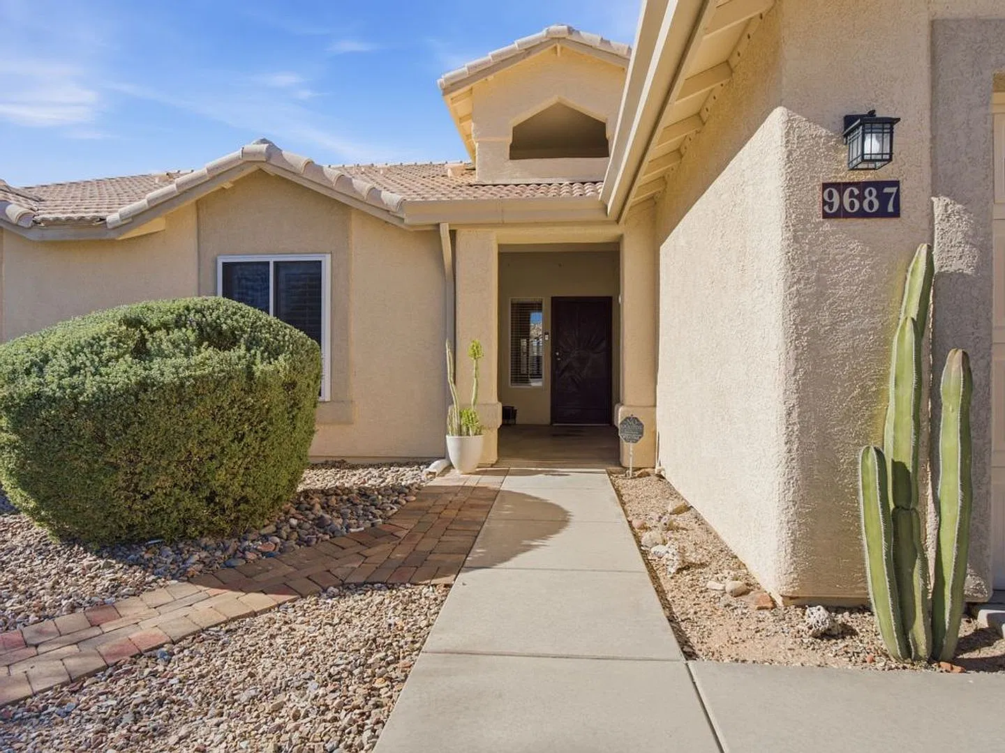Beautiful Four-Bedroom Home with Spacious Backyard and Community Pool! — Photo 4