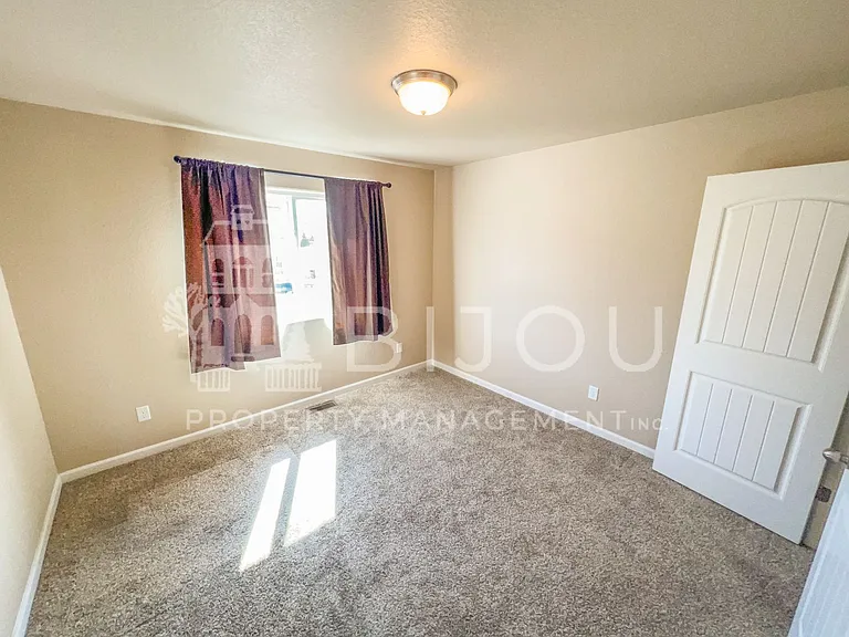 4247 Rosalie St — Photo 3