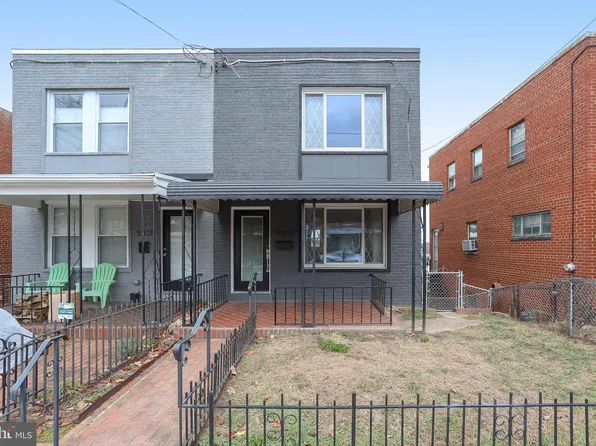 5329 Chillum Pl NE, Washington, DC 20011