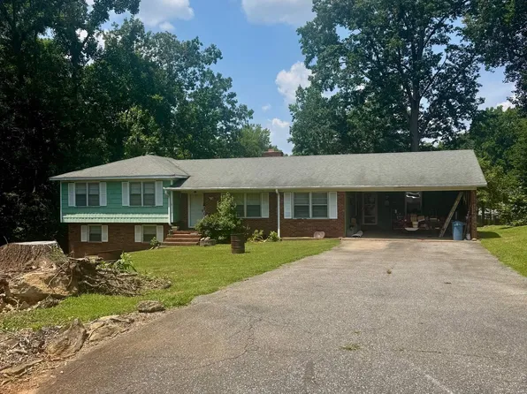 628 Sharondale Ct, Spartanburg, SC 29303