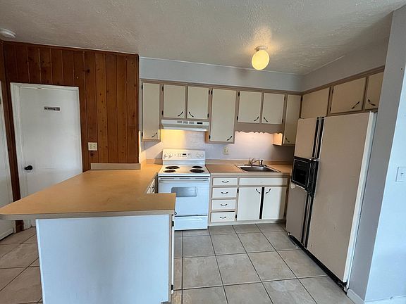 3rd image of 6480 Miami Dr #118