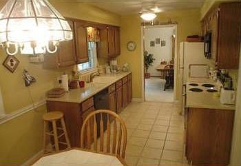 4th image of 30000 Meadowbrook Dr