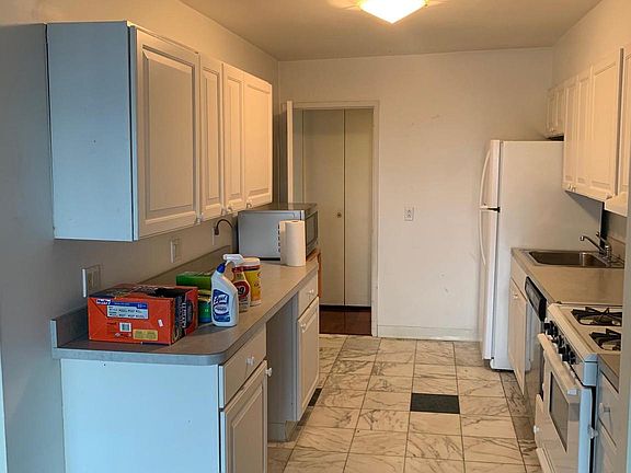 5th image of 2401 Pennsylvania Ave APT 12B30